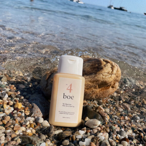 no.4 tan maximizer in the water